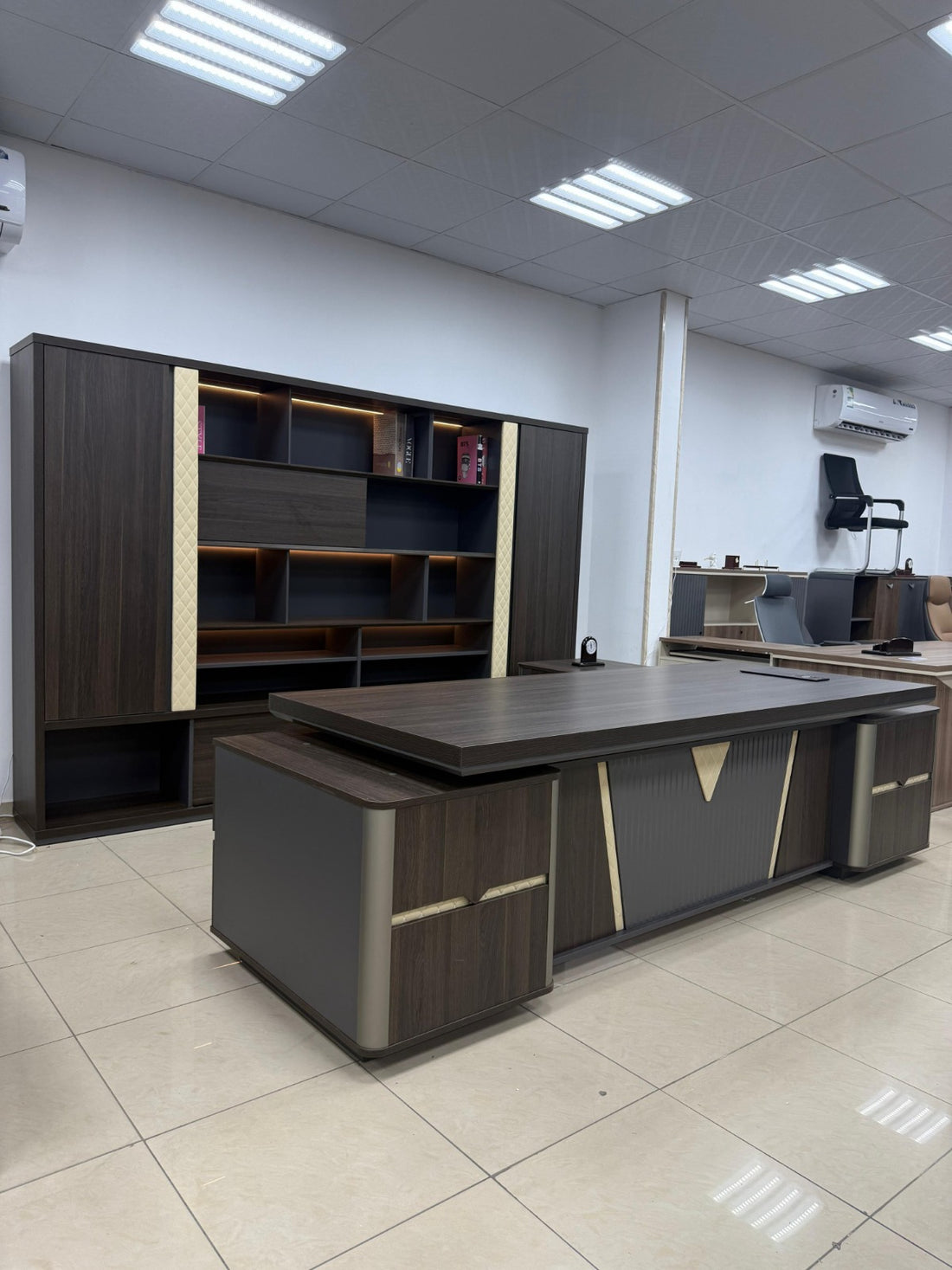 Modern Executive Office Desk Set – Premium Wooden CEO Table